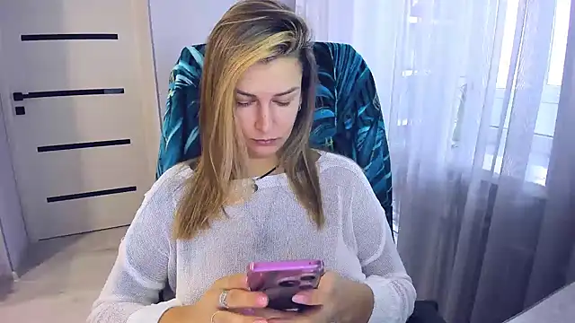 AlexiaDarren online show from 4, 12, 2025