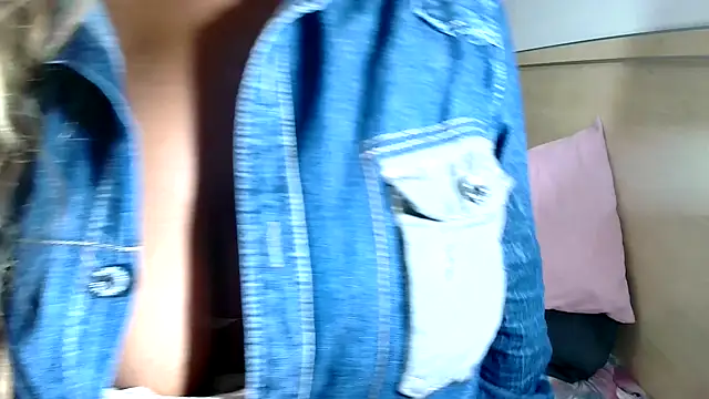 Snapshot of sexyindianchic chatting on 8, 2, 2025 sexyindianchic online show from 8, 2, 2025