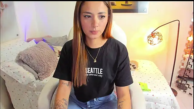 Snapshot of KimberlySaen chatting on 3, 10, 2025 KimberlySaen online show from 3, 10, 2025