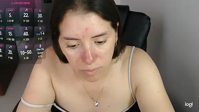 spicey latina online show from 2, 5, 2026