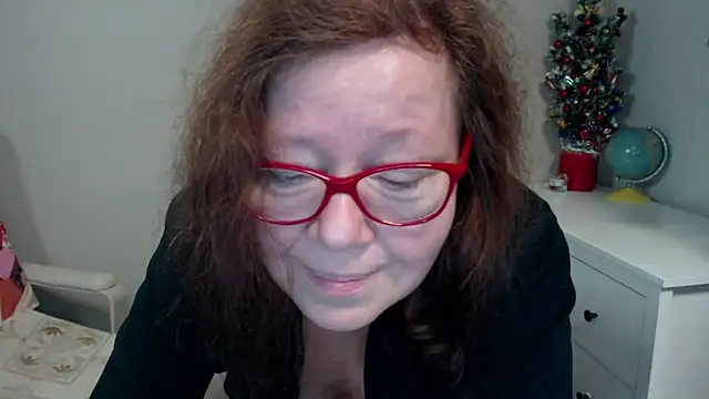 Adelewildx online show from 8, 1, 2025
