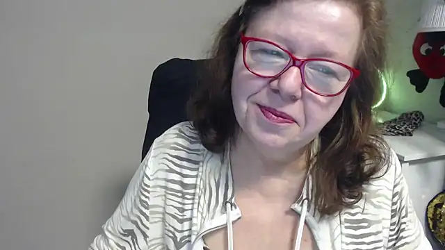 Adelewildx online show from 18, 3, 2025