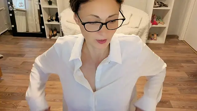 CaringSophie online show from 26, 10, 2025