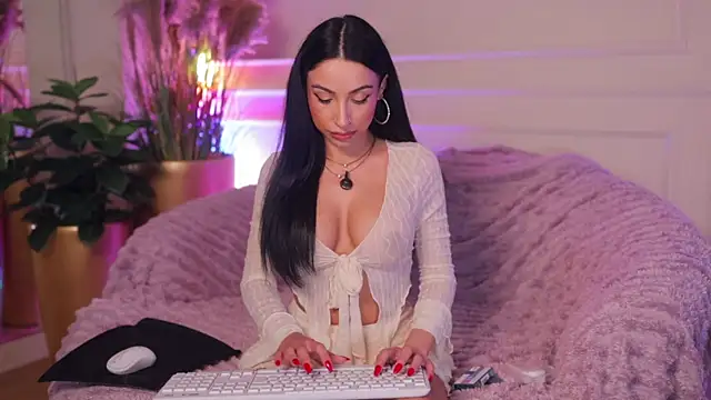 Anais Bloom online show from 7, 7, 2026