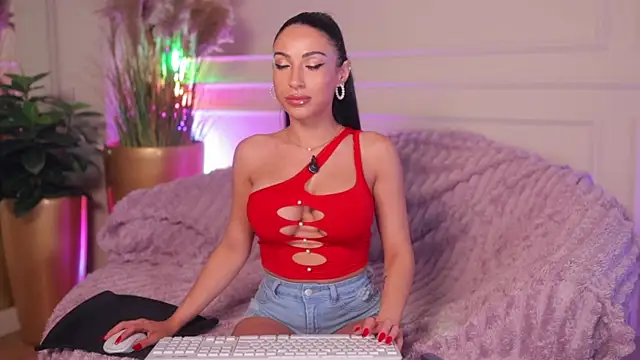 Anais Bloom online show from 8, 7, 2026