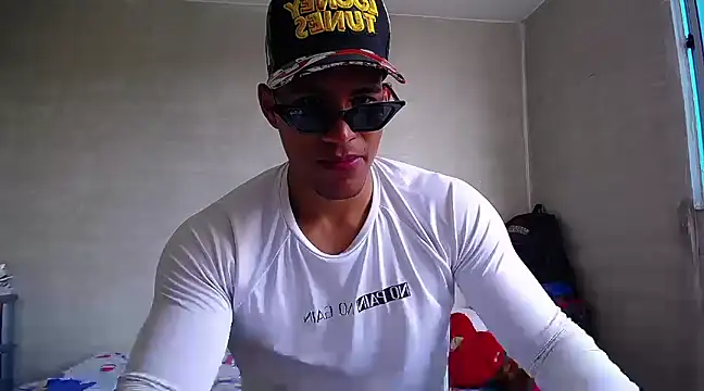 Snapshot of teddyfit19cm chatting on 6, 3, 2025 teddyfit19cm online show from 6, 3, 2025