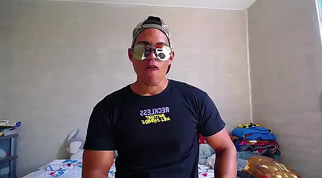 Snapshot of teddyfit19cm chatting on 8, 3, 2025 teddyfit19cm online show from 8, 3, 2025