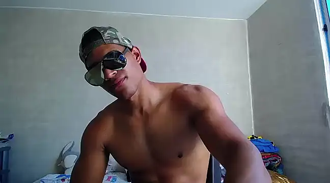 Snapshot of teddyfit19cm chatting on 8, 3, 2025 teddyfit19cm online show from 8, 3, 2025