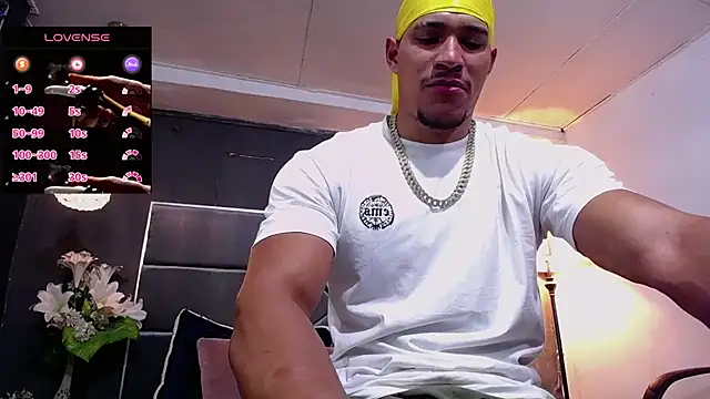 Snapshot of teddyfit19cm chatting on 29, 10, 2025 teddyfit19cm online show from 29, 10, 2025