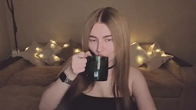 ViolettaLopez online show from 22, 11, 2025