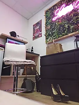 Nathotsexy1 online show from 18, 2, 2025