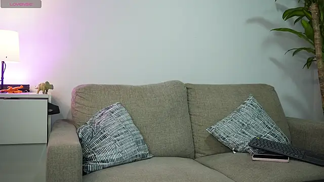 Veronica ar online show from 5, 10, 2025