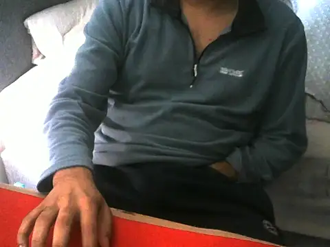 Snapshot of desiloverboy chatting on 3, 10, 2025 desiloverboy online show from 3, 10, 2025