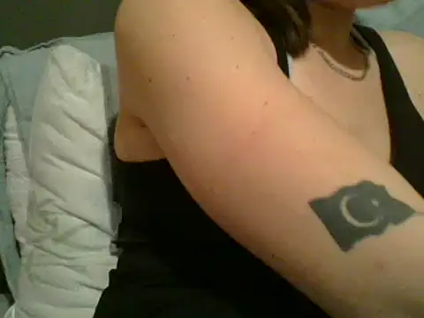 Snapshot of geilmeisje98 chatting on 2, 12, 2024 geilmeisje98 online show from 2, 12, 2024