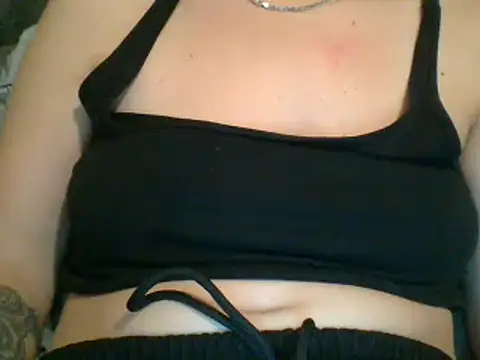 Snapshot of geilmeisje98 chatting on 20, 12, 2024 geilmeisje98 online show from 20, 12, 2024