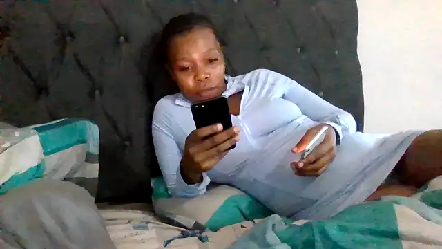 Snapshot of cherryontopy chatting on 12, 3, 2025 cherryontopy online show from 12, 3, 2025