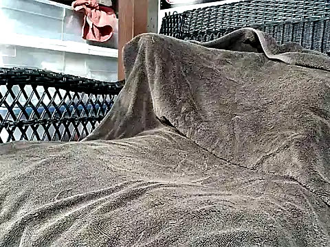 Snapshot of HungHawaiian808@xh chatting on 16, 10, 2025 HungHawaiian808xh online show from 16, 10, 2025