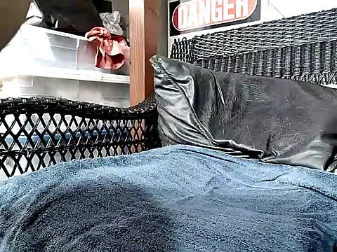 Snapshot of HungHawaiian808@xh chatting on 21, 10, 2025 HungHawaiian808xh online show from 21, 10, 2025