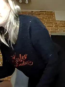 Snapshot of _Horny_milf_ chatting on 24, 2, 2025  Horny milf  online show from 24, 2, 2025