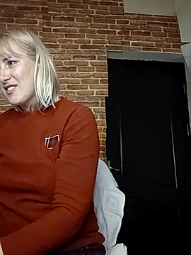 Snapshot of _Horny_milf_ chatting on 16, 3, 2025  Horny milf  online show from 16, 3, 2025
