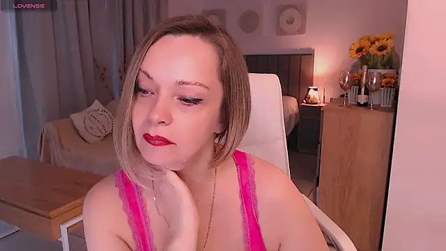 Tilly Eliot online show from 25, 7, 2026