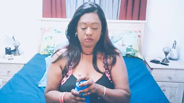 Snapshot of Indianlust69 chatting on 6, 11, 2025 Indianlust69 online show from 6, 11, 2025