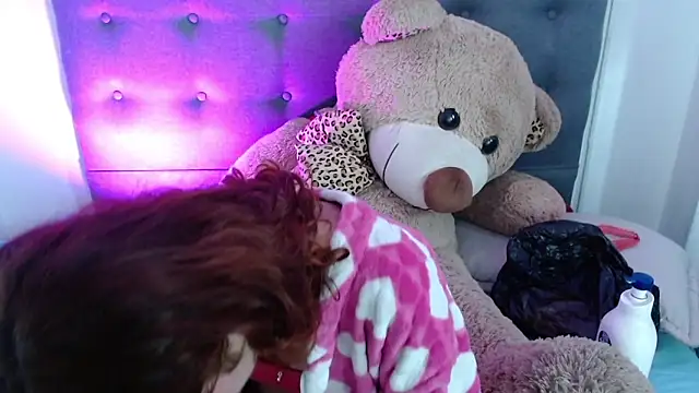 sarah lovesu online show from 15, 3, 2025