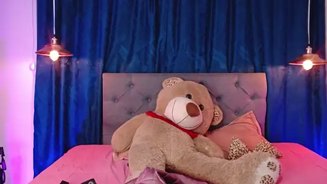 sarah lovesu online show from 21, 10, 2025