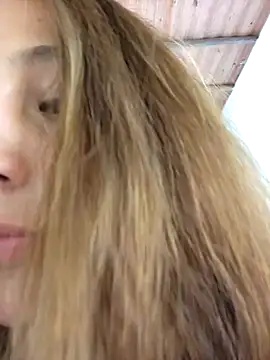 Snapshot of VickyHoult chatting on 28, 12, 2024 VickyHoult online show from 28, 12, 2024