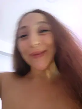 Snapshot of VickyHoult chatting on 5, 3, 2025 VickyHoult online show from 5, 3, 2025