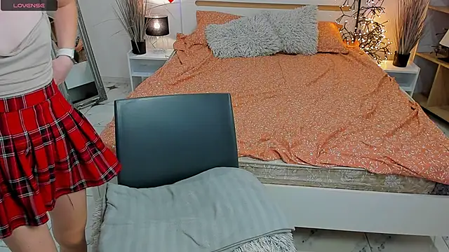 Snapshot of CharmedDoll chatting on 4, 3, 2025 CharmedDoll online show from 4, 3, 2025