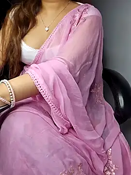 Snapshot of aliyaah_singh chatting on 1, 2, 2025 aliyaah singh online show from 1, 2, 2025