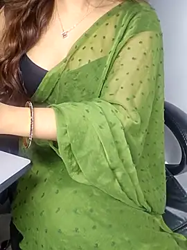 Snapshot of aliyaah_singh chatting on 20, 3, 2025 aliyaah singh online show from 20, 3, 2025