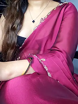 Snapshot of aliyaah_singh chatting on 8, 9, 2025 aliyaah singh online show from 8, 9, 2025