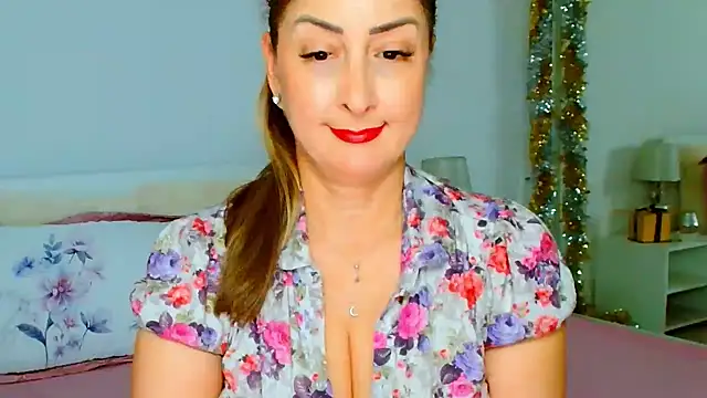 Snapshot of Tyana40 chatting on 8, 1, 2025 Tyana40 online show from 8, 1, 2025