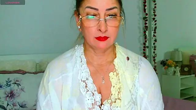 Snapshot of Tyana40 chatting on 27, 7, 2026 Tyana40 online show from 27, 7, 2026