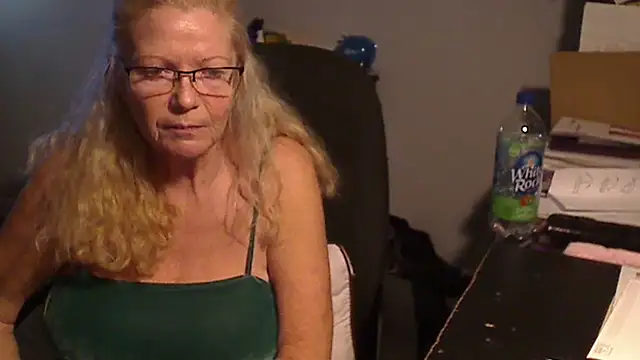 Snapshot of XTRAHORNYONE chatting on 13, 2, 2025 XTRAHORNYONE online show from 13, 2, 2025