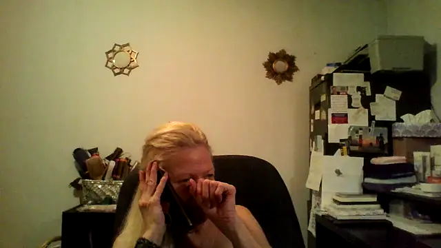 Snapshot of XTRAHORNYONE chatting on 11, 10, 2025 XTRAHORNYONE online show from 11, 10, 2025