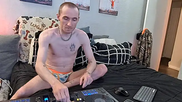 Snapshot of pyrowuff chatting on 2, 2, 2026 pyrowuff online show from 2, 2, 2026