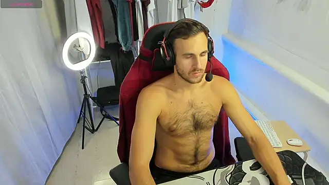 Snapshot of Raamoss chatting on 11, 9, 2025 Raamoss online show from 11, 9, 2025