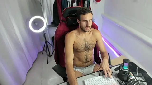 Snapshot of Raamoss chatting on 16, 9, 2025 Raamoss online show from 16, 9, 2025