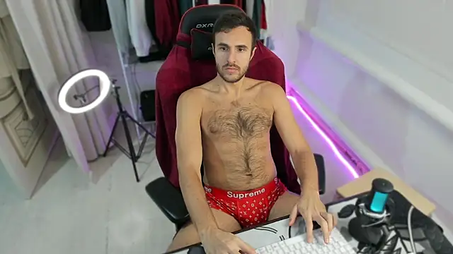 Snapshot of Raamoss chatting on 17, 9, 2025 Raamoss online show from 17, 9, 2025