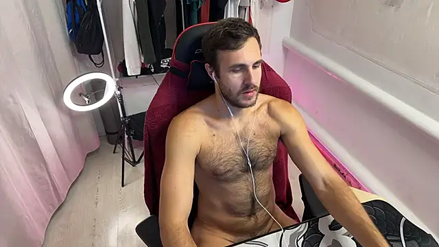 Snapshot of Raamoss chatting on 13, 10, 2025 Raamoss online show from 13, 10, 2025