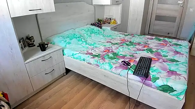 DUSSY PUSSY online show from 7, 5, 2026