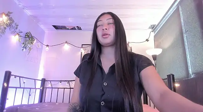 Snapshot of Pocahontas_power chatting on 18, 2, 2025 Pocahontas power online show from 18, 2, 2025