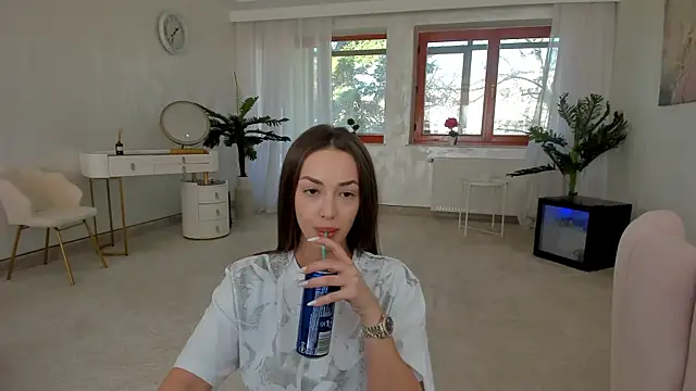 TiffanyHouston  online show from 5, 3, 2025