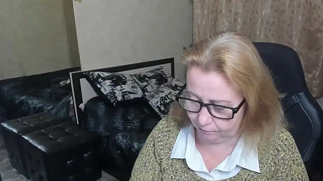 Frau Marta online show from 21, 11, 2025