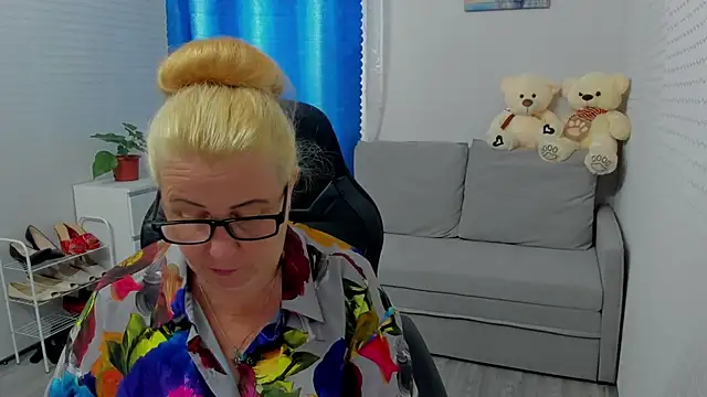 Frau Marta online show from 7, 8, 2026