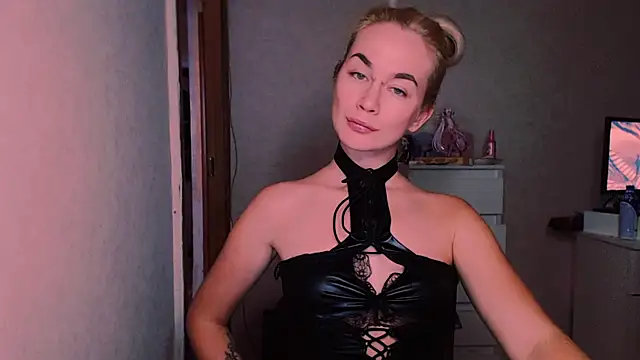 xxxcharismaaa online show from 6, 10, 2025