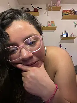 Snapshot of Vivi_Kvsh chatting on 12, 3, 2026 Vivi Kvsh online show from 12, 3, 2026